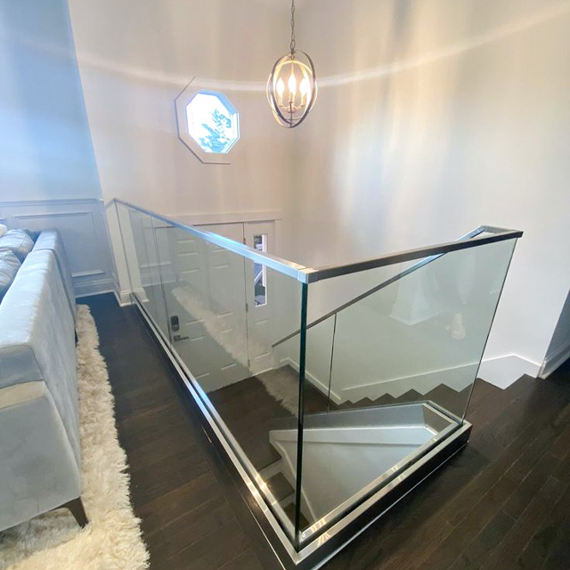Modern Indoor And Outdoor Aluminum Frameless Glass Railing